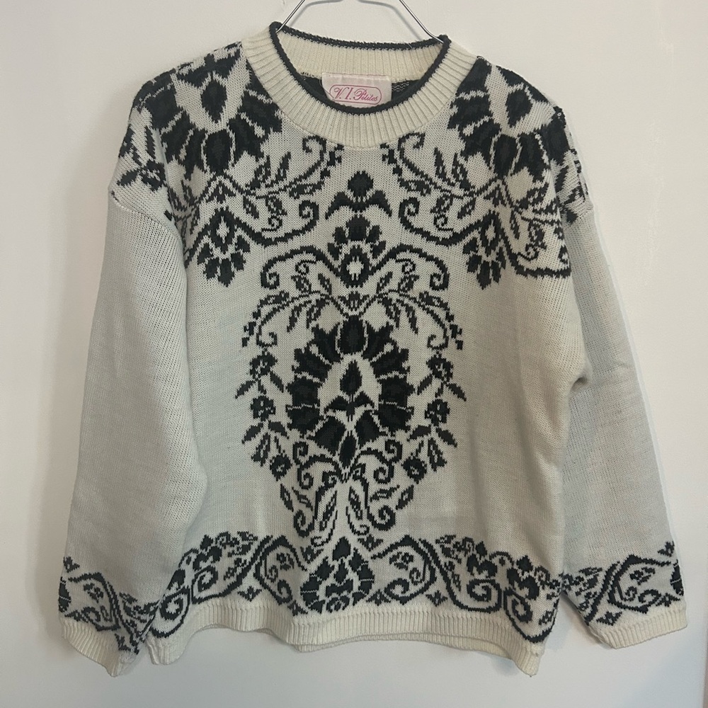 Vintage Black and Cream Patterned Sweater